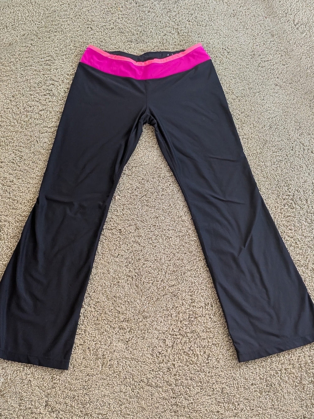 Xersion Black & Hot Pink Accent Flare Leg Yoga Pants - Size Medium